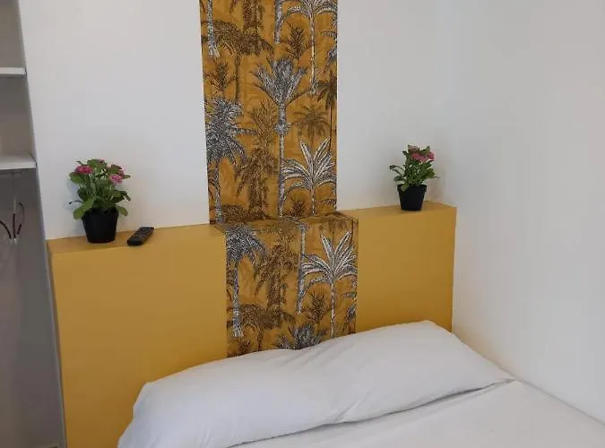 De Bruxelles 2* パリ